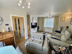 Lounge/Diner- click for photo gallery